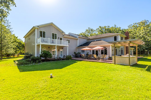 Roslyn Sibilia, Realtor - ERA Central Realty Group - Thumbnail