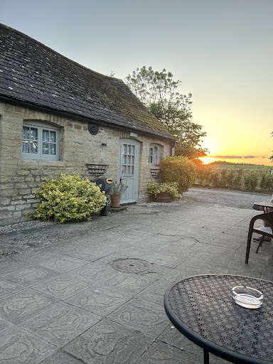 The Thames Head Inn - Thumbnail