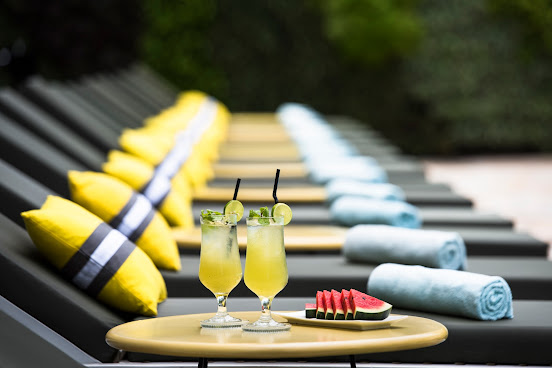 Viroth's Hotel by null