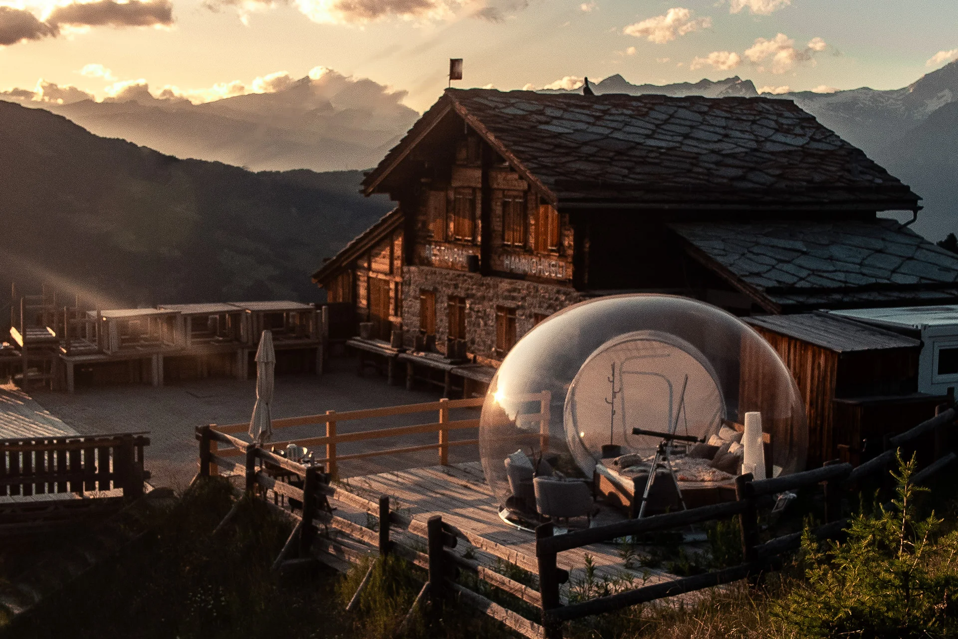 Adventurly Bubble-Hotel | Pop-Up Glamping Grächen
