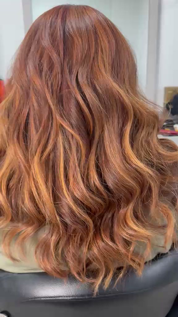 Follow Kuafor Taxim Hairdresser