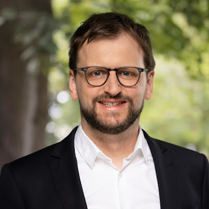 Fabian Ainser (Psychologe): Einzel- und Paartherapie | Hypnosystemische Therapie & Beratung