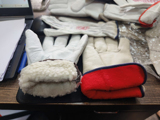 Cold Room Gloves Available at Saifee Industrial Solutions post image