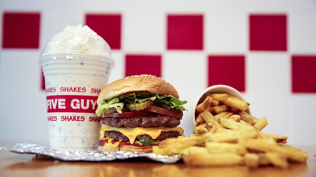 Five Guys St. Paul's - Restaurant