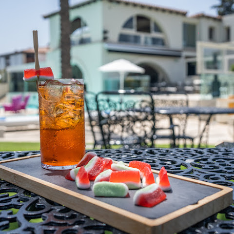 Bal Harbour Restaurant Entertainment by null