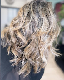 Photo n°3 de Artist créa’Coiff à La Fare-les-Oliviers (Salon de coiffure)