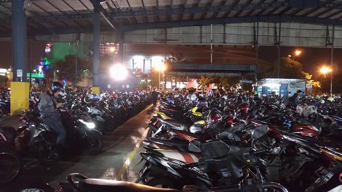 Parkir Motor Mal Artha Gading, Author: Tesalonika Broery Agustin