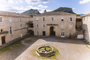 Photo n°1 de Jallatte à Saint-Hippolyte-du-Fort (Fabrique de chaussures)