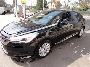 Photo n°3 de SARL GARAGE VIGUIER & FILS - Citroën à Bozouls (Station-service)