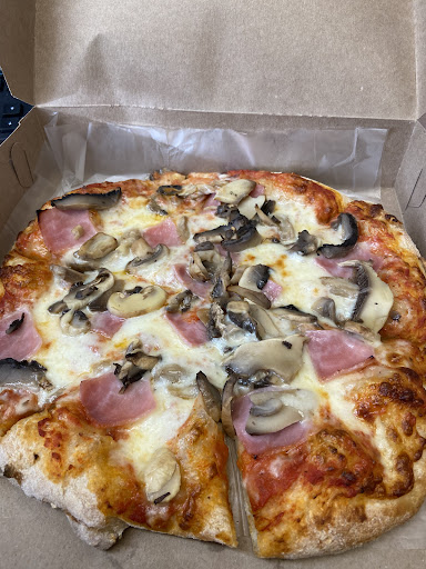 Charlie's Pizza & Sub Shop