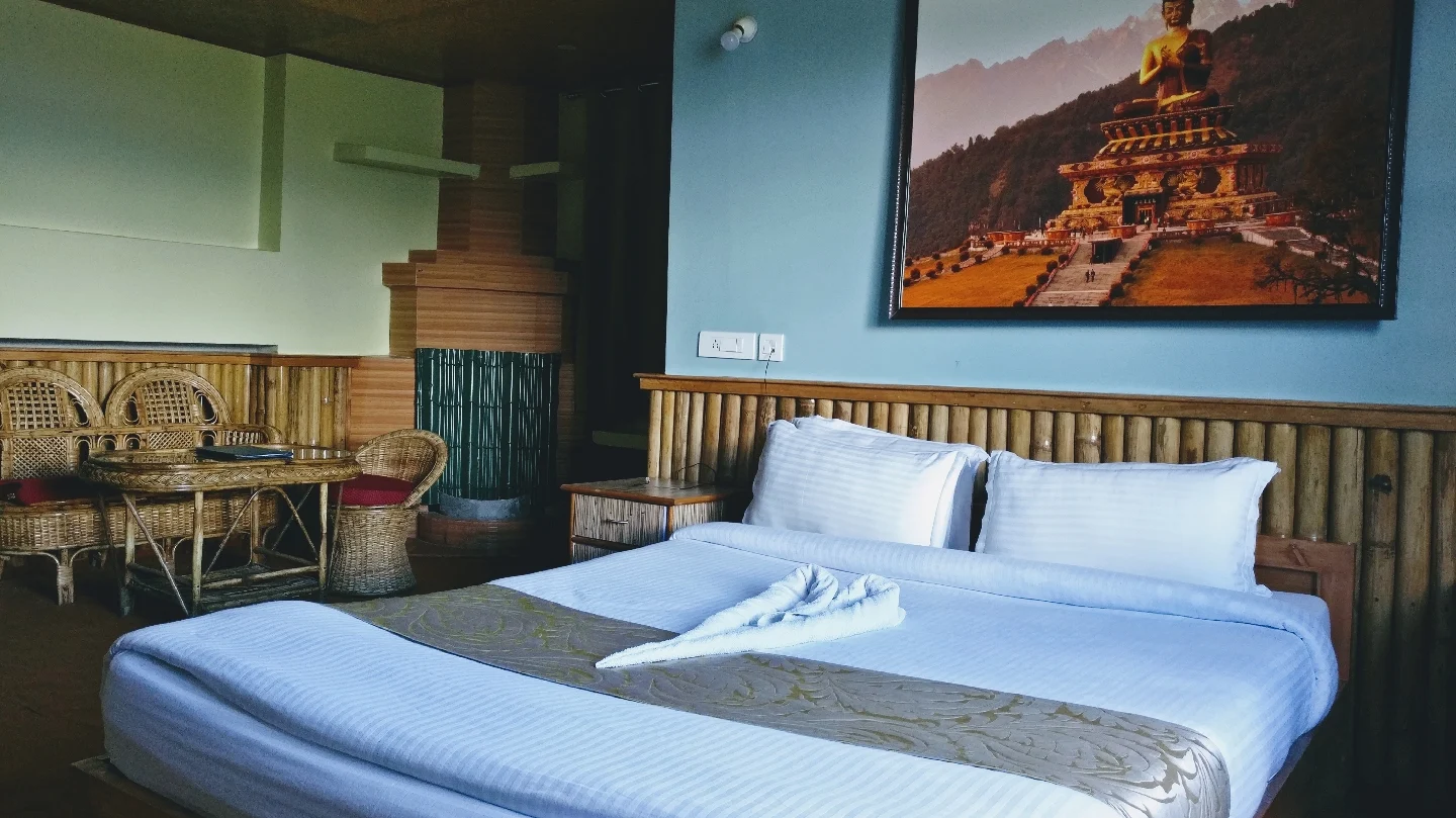 Hotel Ravongla Star