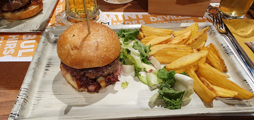 Hammer Pub - Visual
