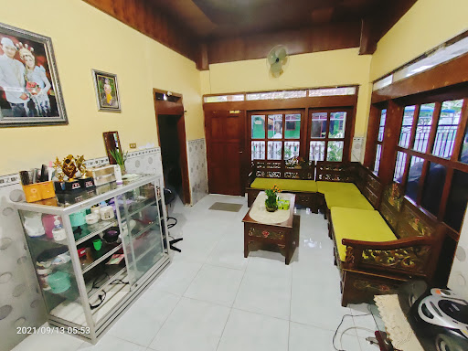 Putri Salon