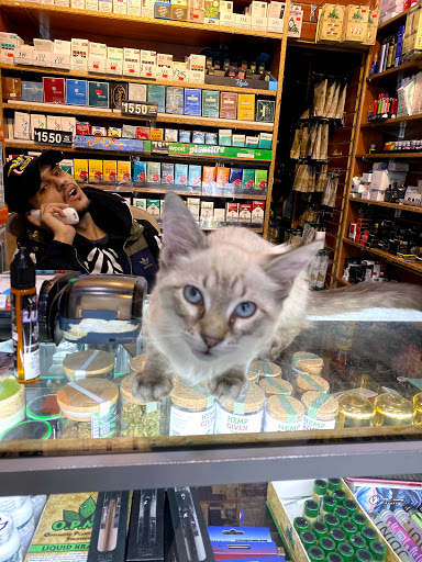 Vape N Cloud Smoke Shop - Thumbnail