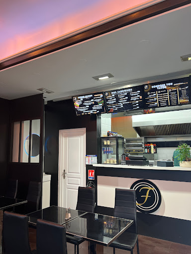 Photo 1 - Le Gourmet Burger