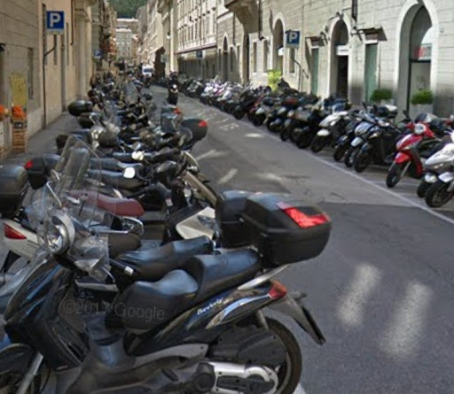 Parcheggio scooter Via Torre bianca - Thumbnail