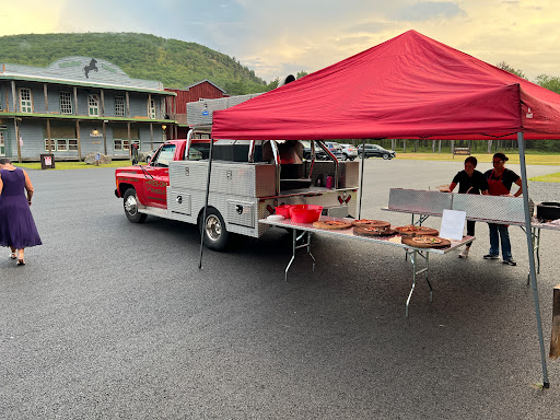 Pie's On Wheels Traveling Pizzeria Gallery - United States