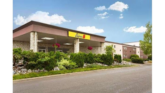 Super 8 by Wyndham Prince George 1151 Commercial Crescent, Prince George, BC V2M 6W6, Canada