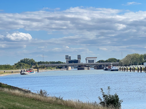 Autosteiger Tiel