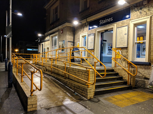 Staines - Visual