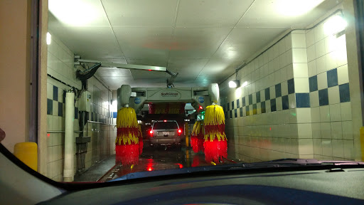 Rainbow Market and Car Wash - Thumbnail