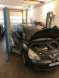Photo n°3 de Auto Reparation 54 - Technicar Services à Neuves-Maisons (Atelier de réparation automobile)