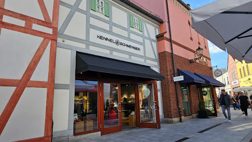 Kennel & Schmenger Outlet Shop Berlin Gallery - Germany