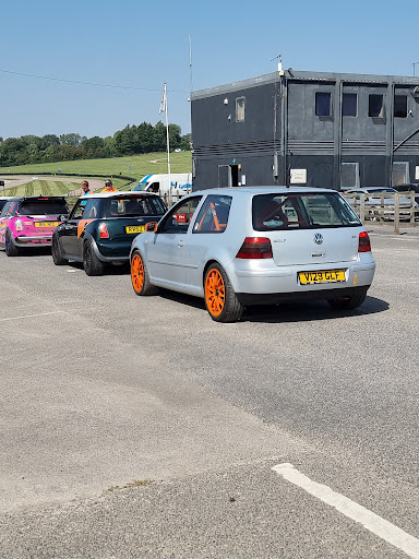 Bobby Racing - Visual