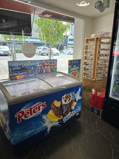 Cairns convenience store and Tabacconist - Thumbnail
