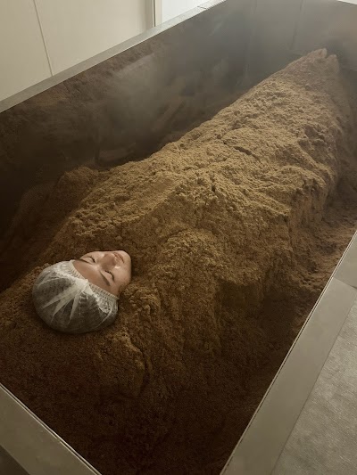 ヒノキ酵素風呂Hachi（はち）