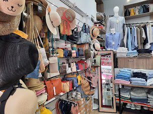 Photo n°13 de KI Yachting à Villefranche-sur-Mer (Magasin de vêtements pour femmes)