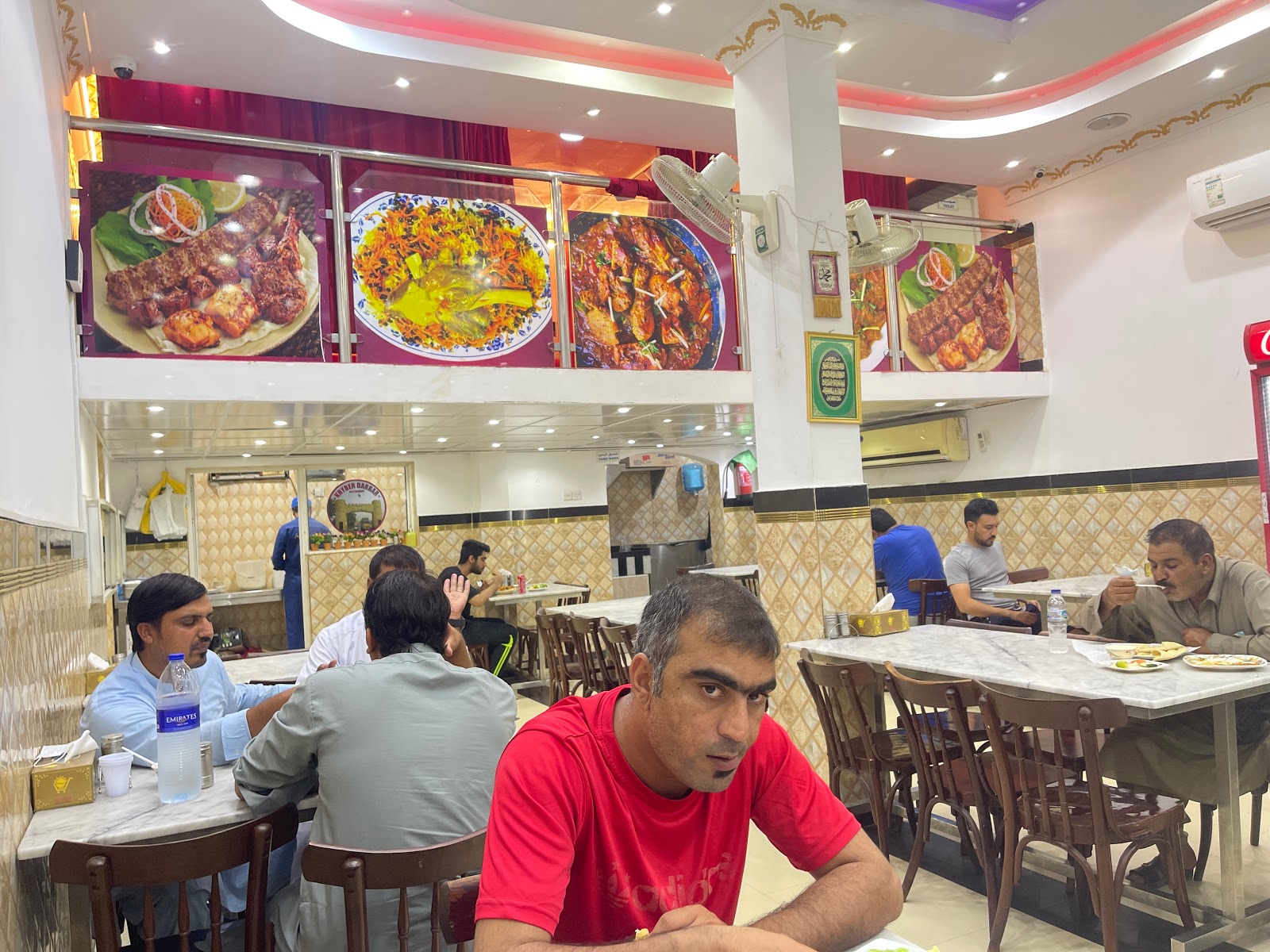 Bazam e Zauq Restaurant - صورة 2