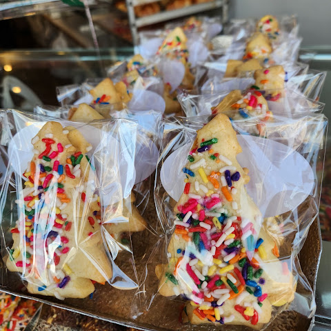 Tulip Bake Shop by null