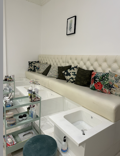 Sleeping Beauty Salon