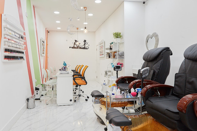 Gorgeous Looking Nails | Near Aldgate East, London