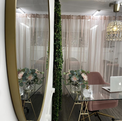 The Lash Lounge Ocean St - Thumbnail