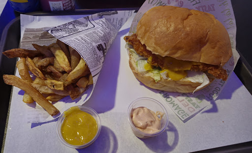 Photo 2 - Gol D Burger