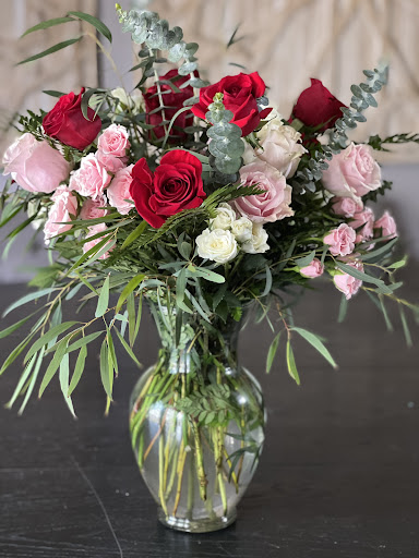 Laura's Floral Boutique - Thumbnail