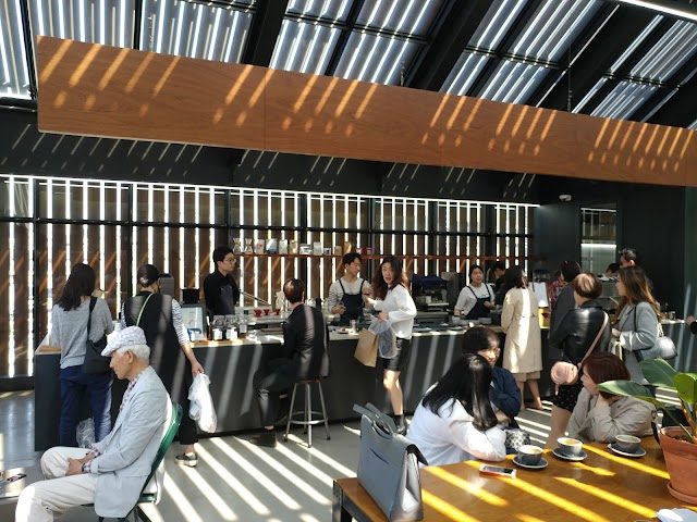 Manufact Coffee Dosan Park