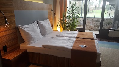 Photos of New castle Ratboř known as Chateau Kotera
