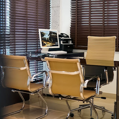 Dr. Thiago Eberhard – Cirurgião Plástico