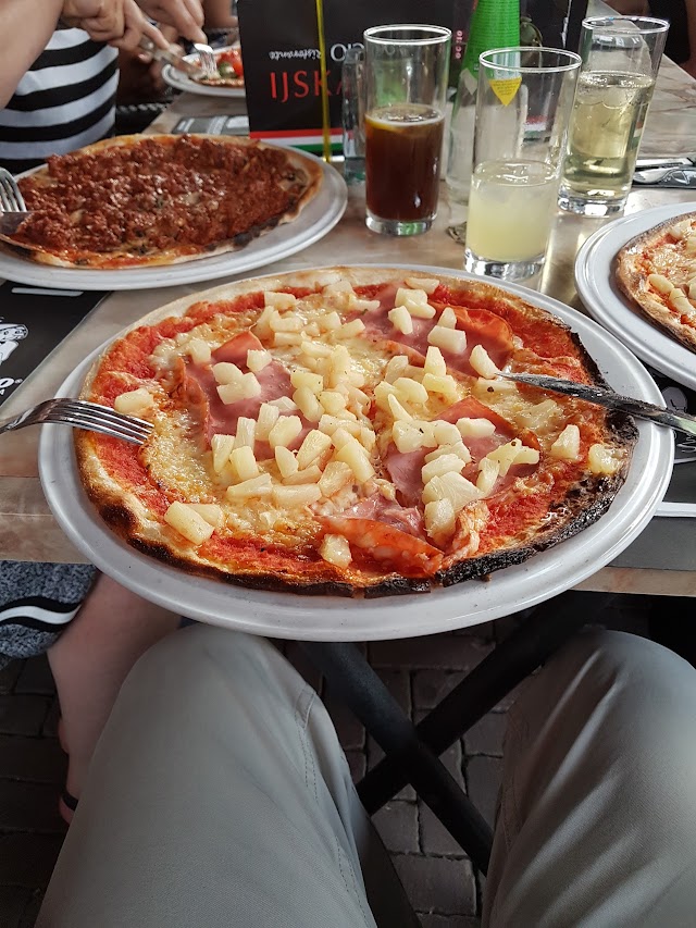 Restaurant en Pizzeria Pinoccio Korenmarkt