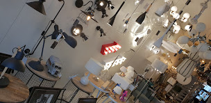 Photo n°58 de Lova Luminaire à Saintes (Magasin de tapis)