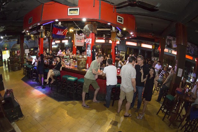 Sharky Bar