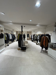 Photo n°17 de FIRST Rodez - Boutique LIU JO & GERARD DAREL à Rodez (Magasin de vêtements pour femmes)