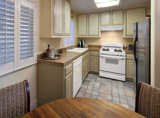 Pelican Inn & Suites