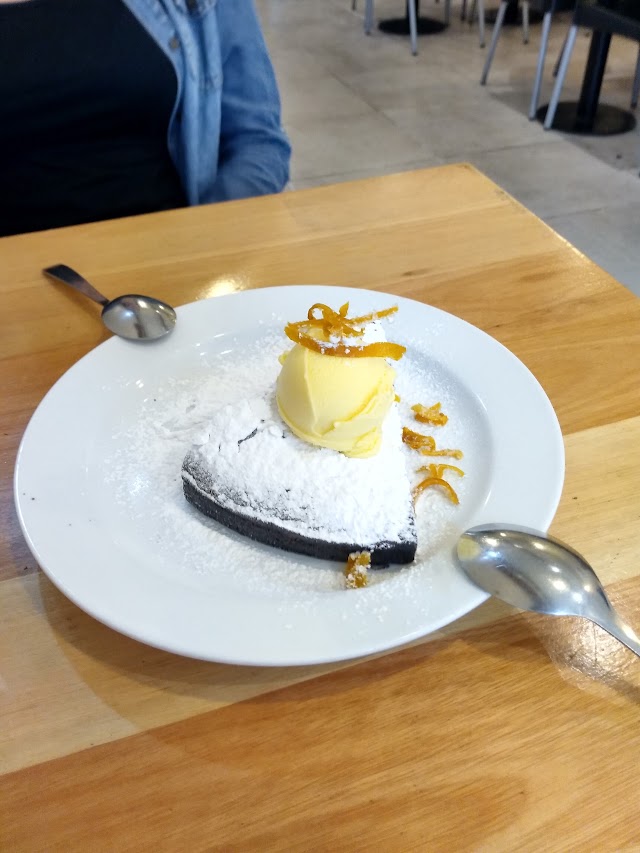 Ajim Deli