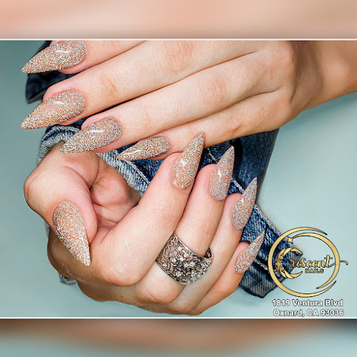 Crescent Nails interior view