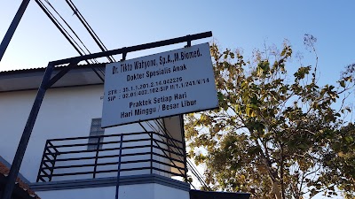 Photos of Dr. Tikto Wahyono, Sp.A