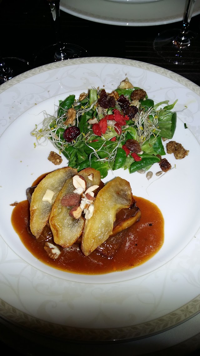 Le Parvis Saint Hilaire